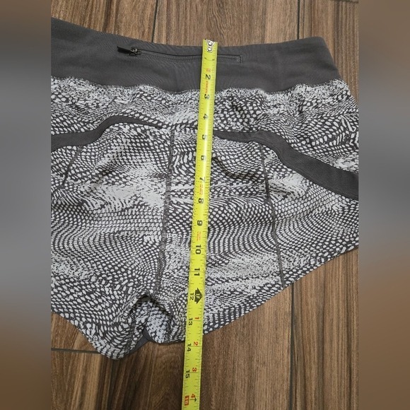Lululemon Gait Keeper Short *3.5" Swerve Vapor Metal Grey/Metal Grey Size 6 - Picture 7 of 11